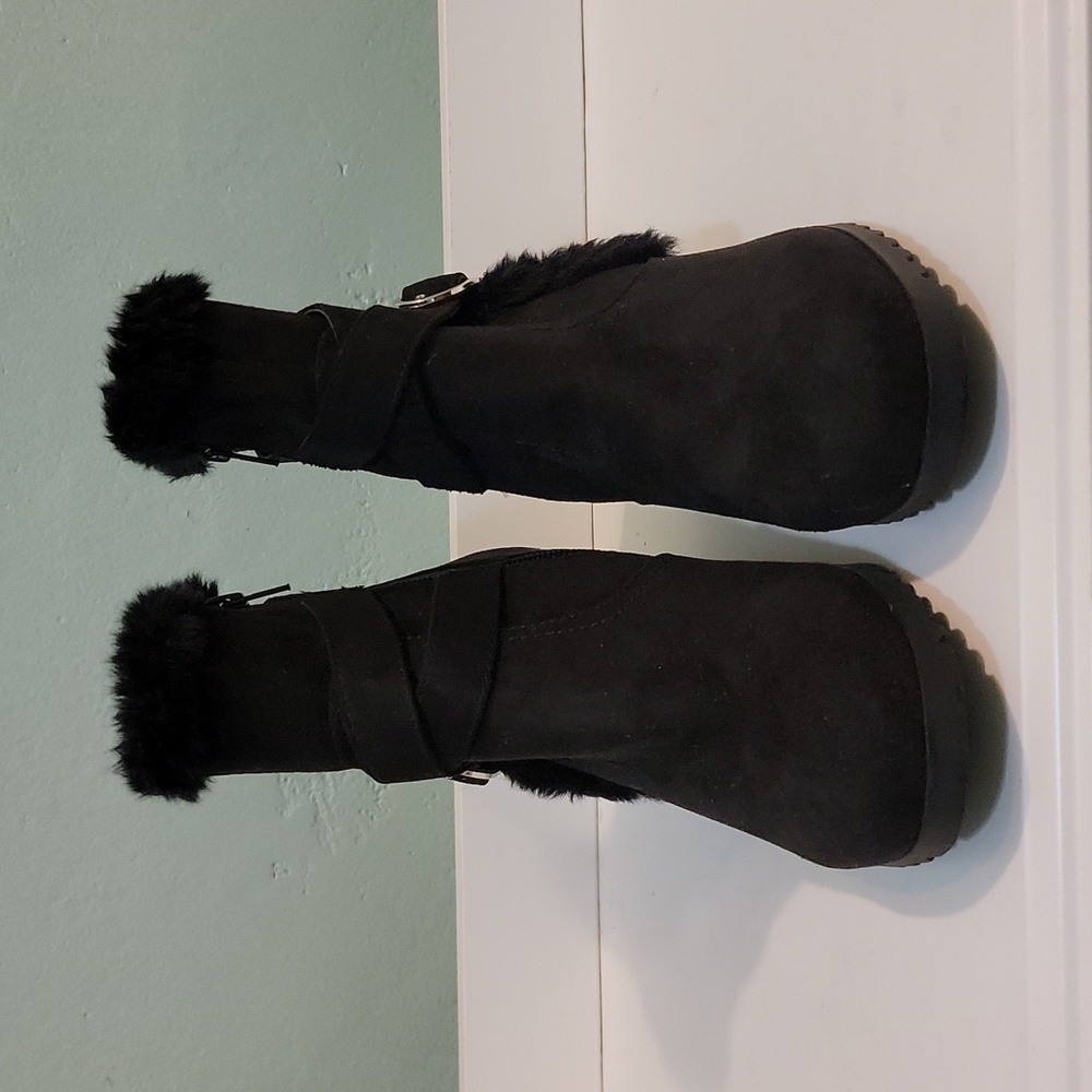 Unisa Unchester faux fur wedge boots size 6 1/2